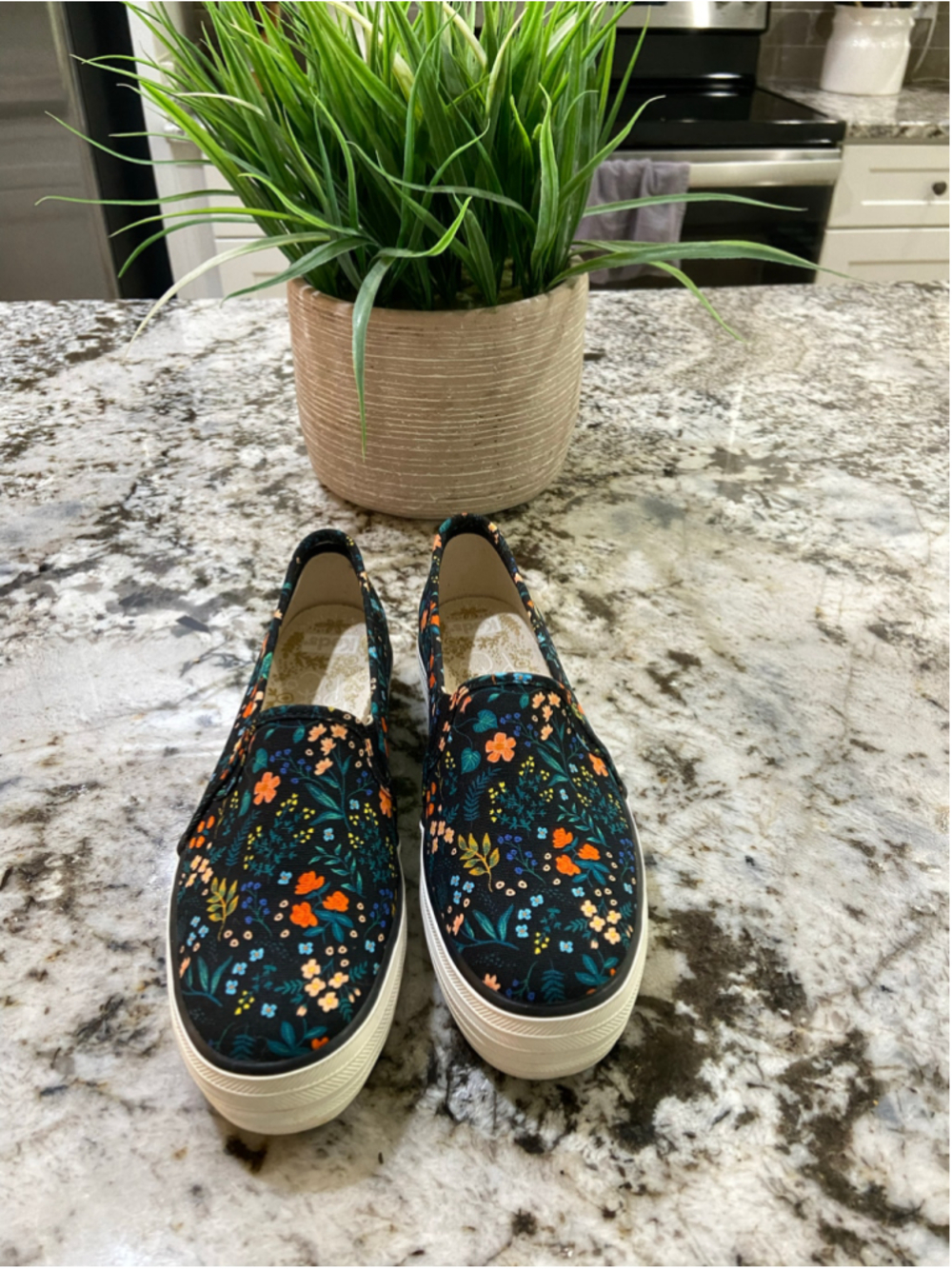 Keds floral print slip on sneakers Size 6, New